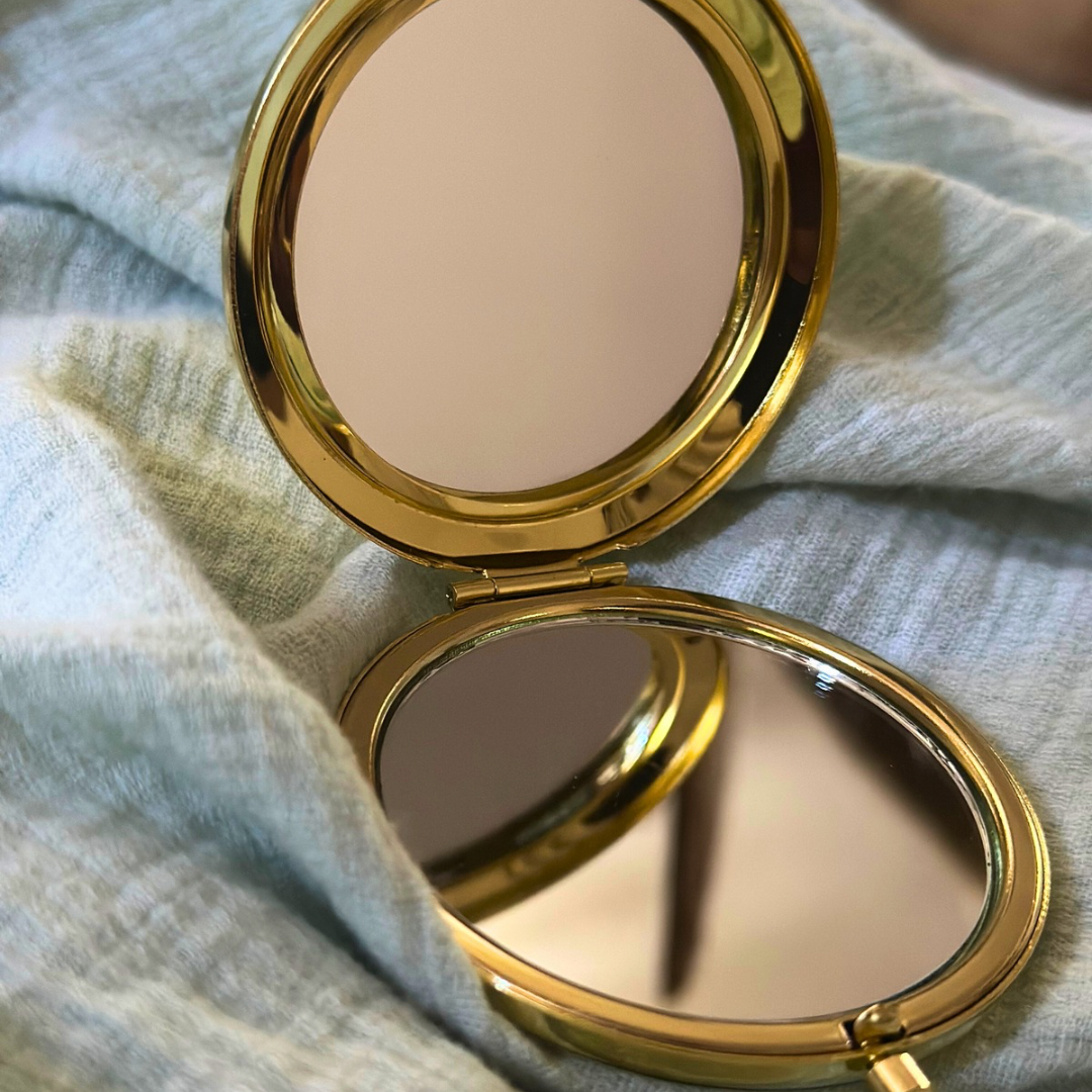 Gold Pocket Mirror: Chic and Convenient Elegance On the Go